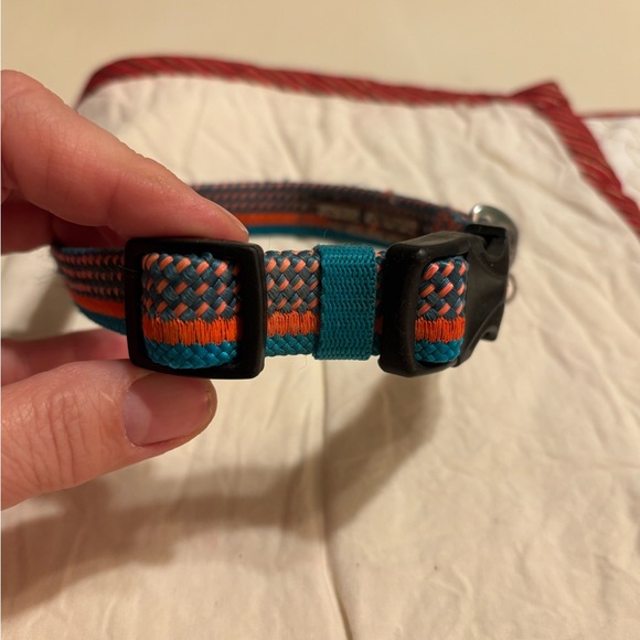 2 Adjustable Dog Collars - Picture 3 of 6
